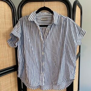 Everlane Navy and White Striped Shirt with Label